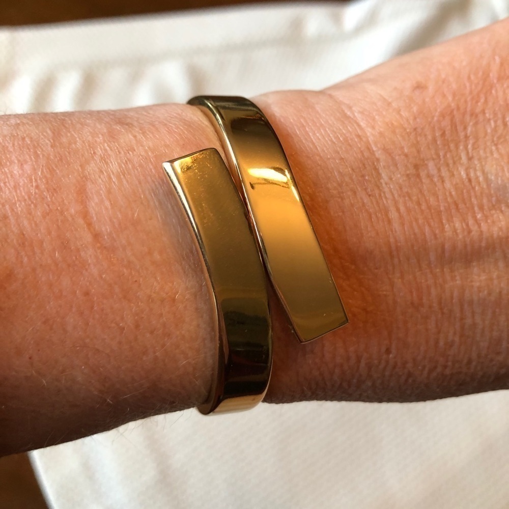 Bancroft Gold Colored Hinged Bracelet NWT - Picture 2 of 5